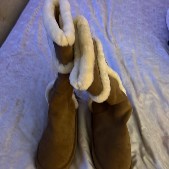 Michael kors tan angle boots. - Picture 2 of 3